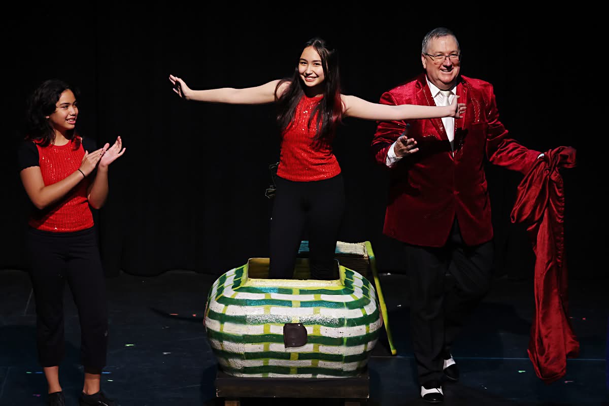 Comedy illusion performance